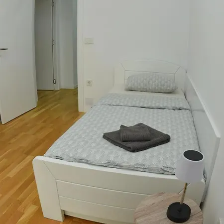 Daire 22 House *